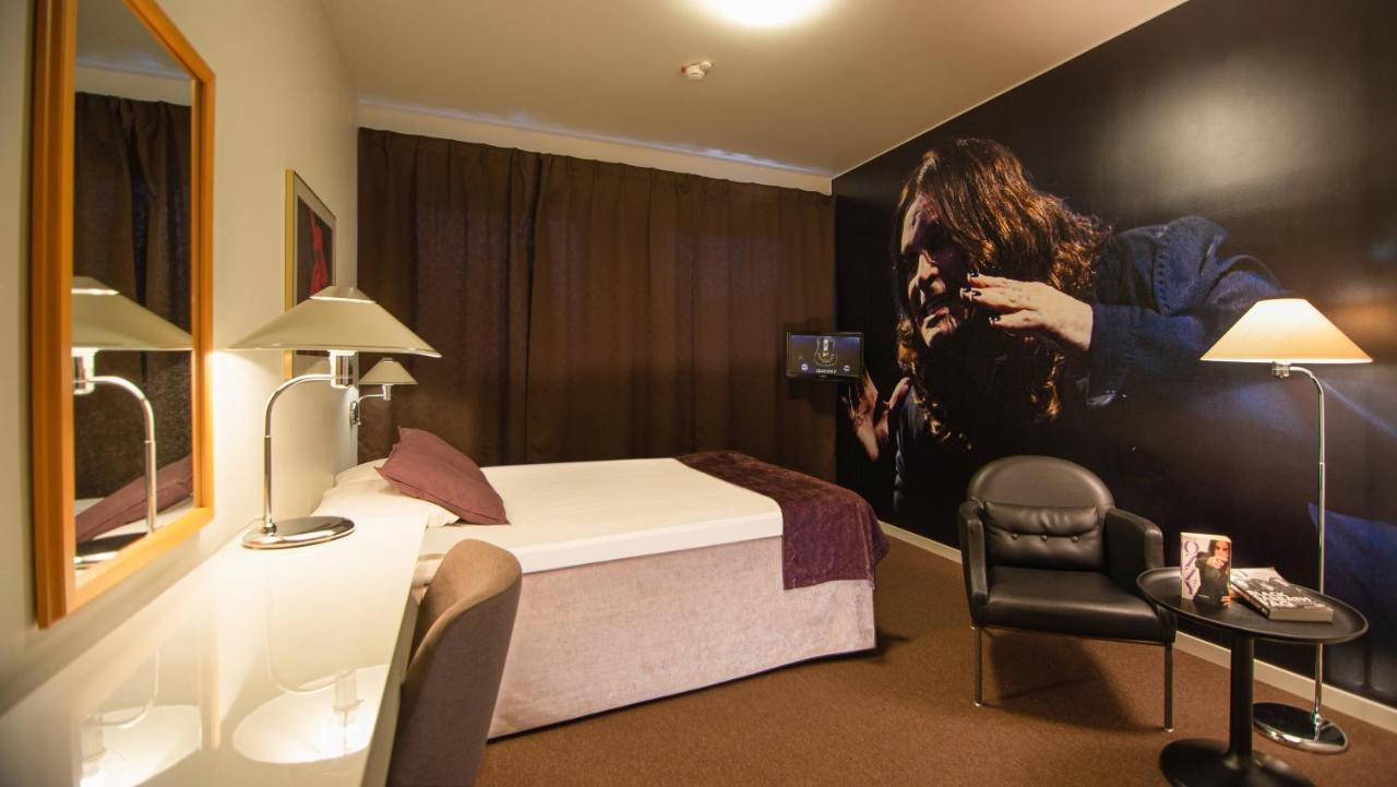 Hotell Hulingen Хултсфред Екстериор снимка
