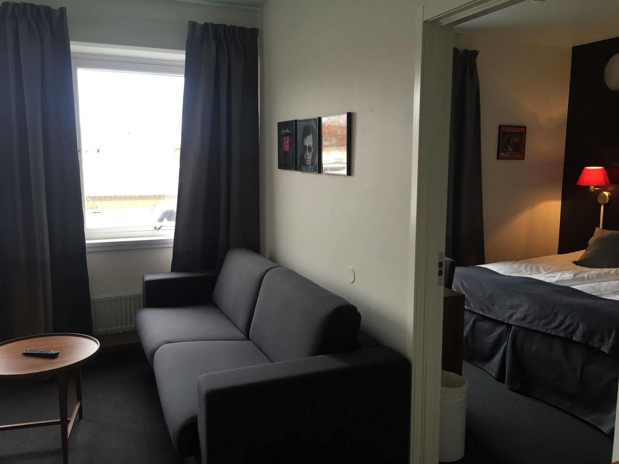 Hotell Hulingen Хултсфред Екстериор снимка