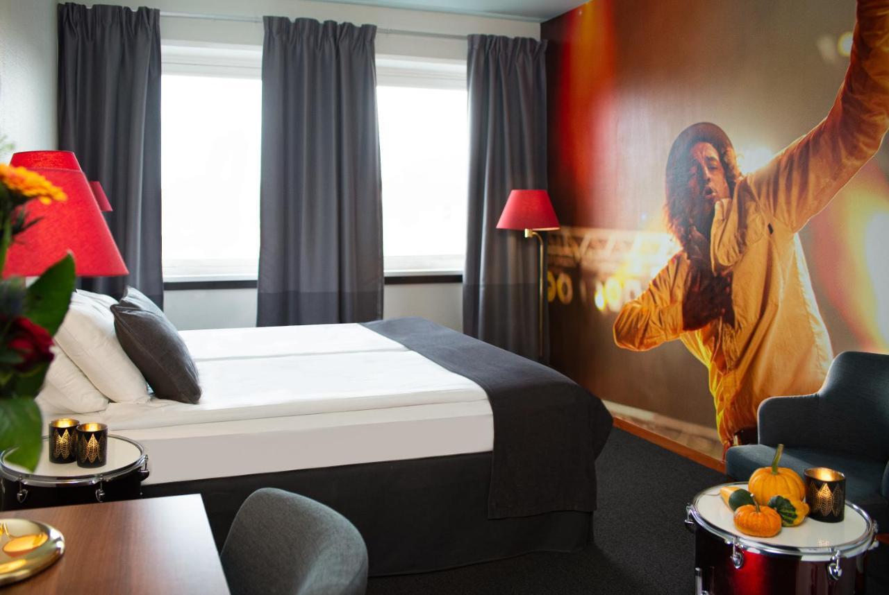 Hotell Hulingen Хултсфред Екстериор снимка